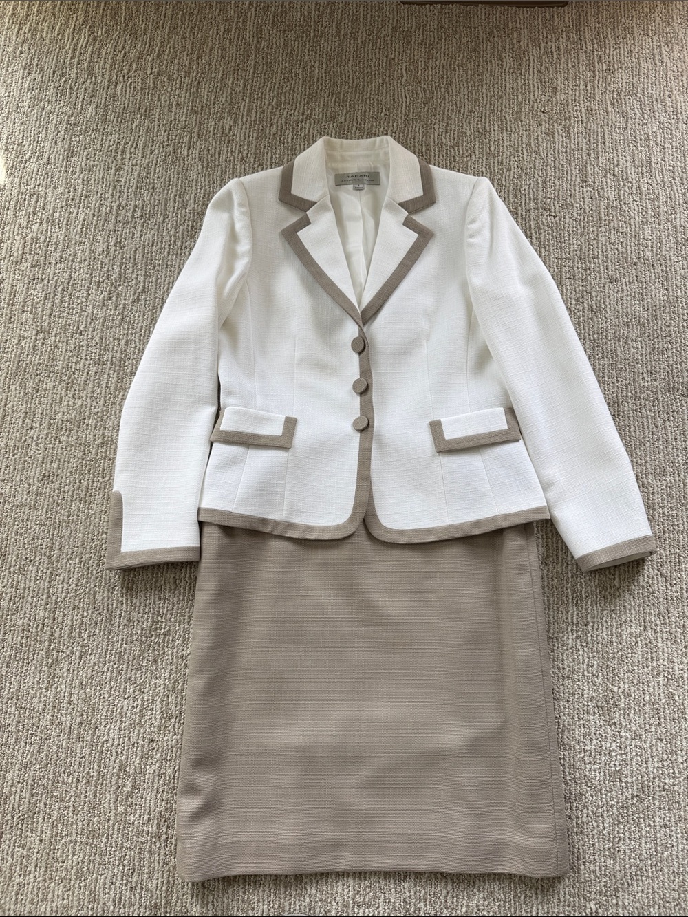 Like New Tahari 2 Piece White/Tan Suit Size 8